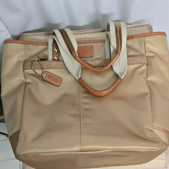 Coach Gold Tote EUC - Picture 13 of 13